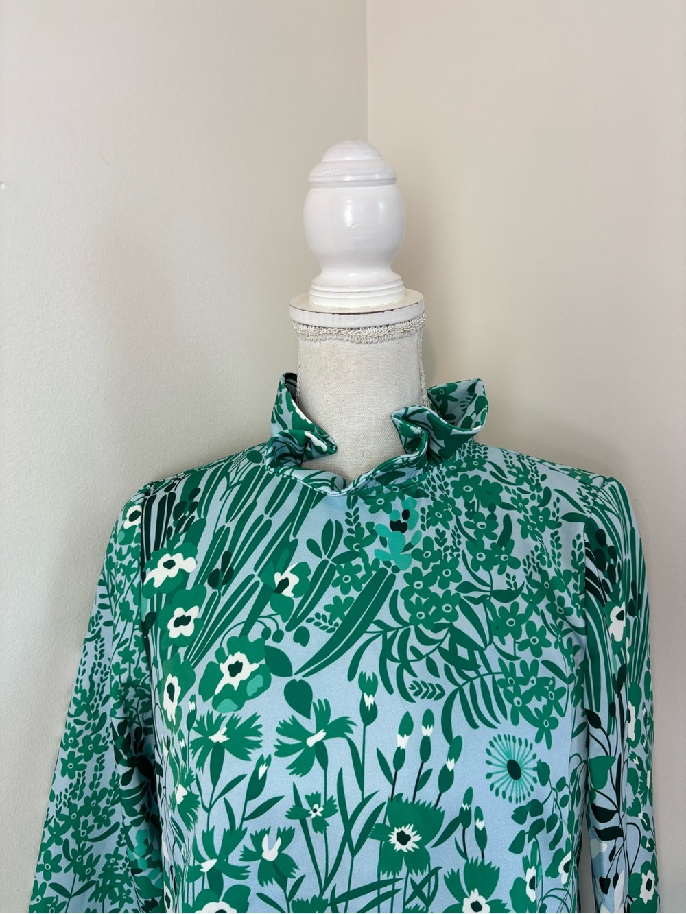Tuckernuck Wildflower Faye Blouse Size Small NWT - Picture 7 of 10